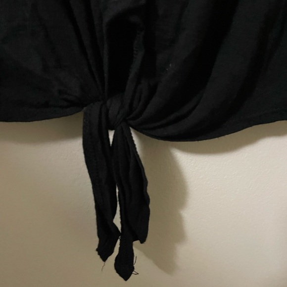 Kim and Cami V-Neck Tie Top with Mother of Pearl Buttons - 1X - Picture 2 of 5